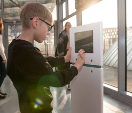Można dotykać - Kacper uwielbia takie eksponaty