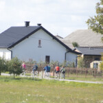 przejeżdżamy przez senne wsie w okolicach grabowa